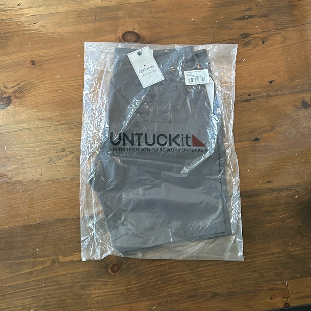 Untuckit chancellor short gray never worn new with tags